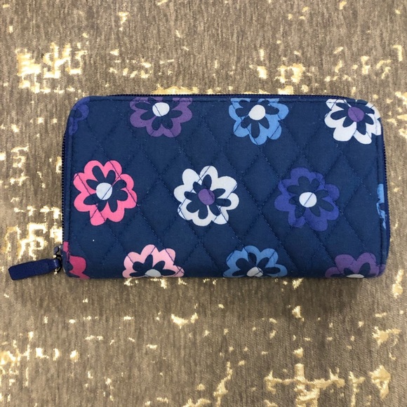 Vera Bradley Blue Ellie Flowers Zippered Wallet - Picture 1 of 8